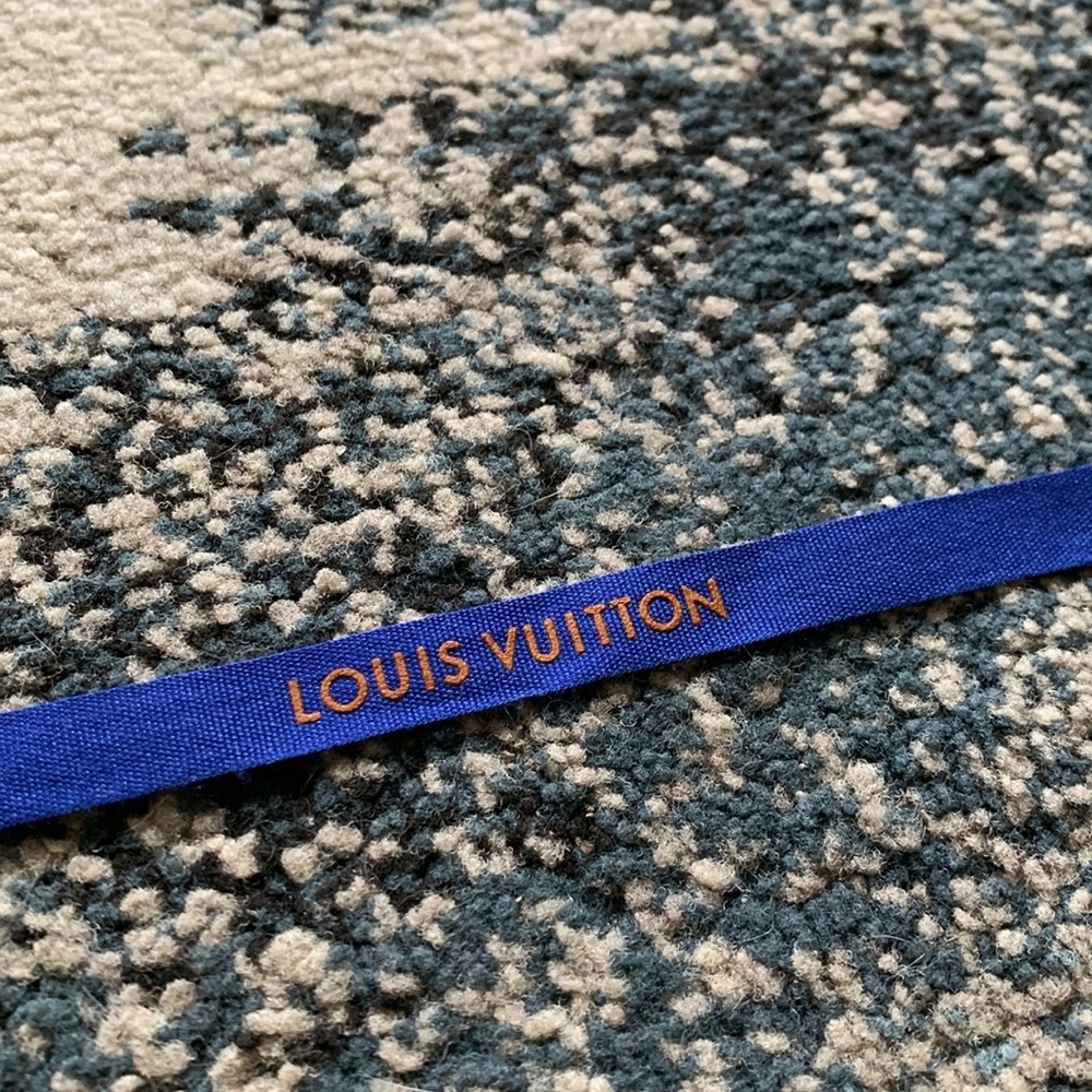 Louis Vuitton Ribbon - Picture 3 of 4